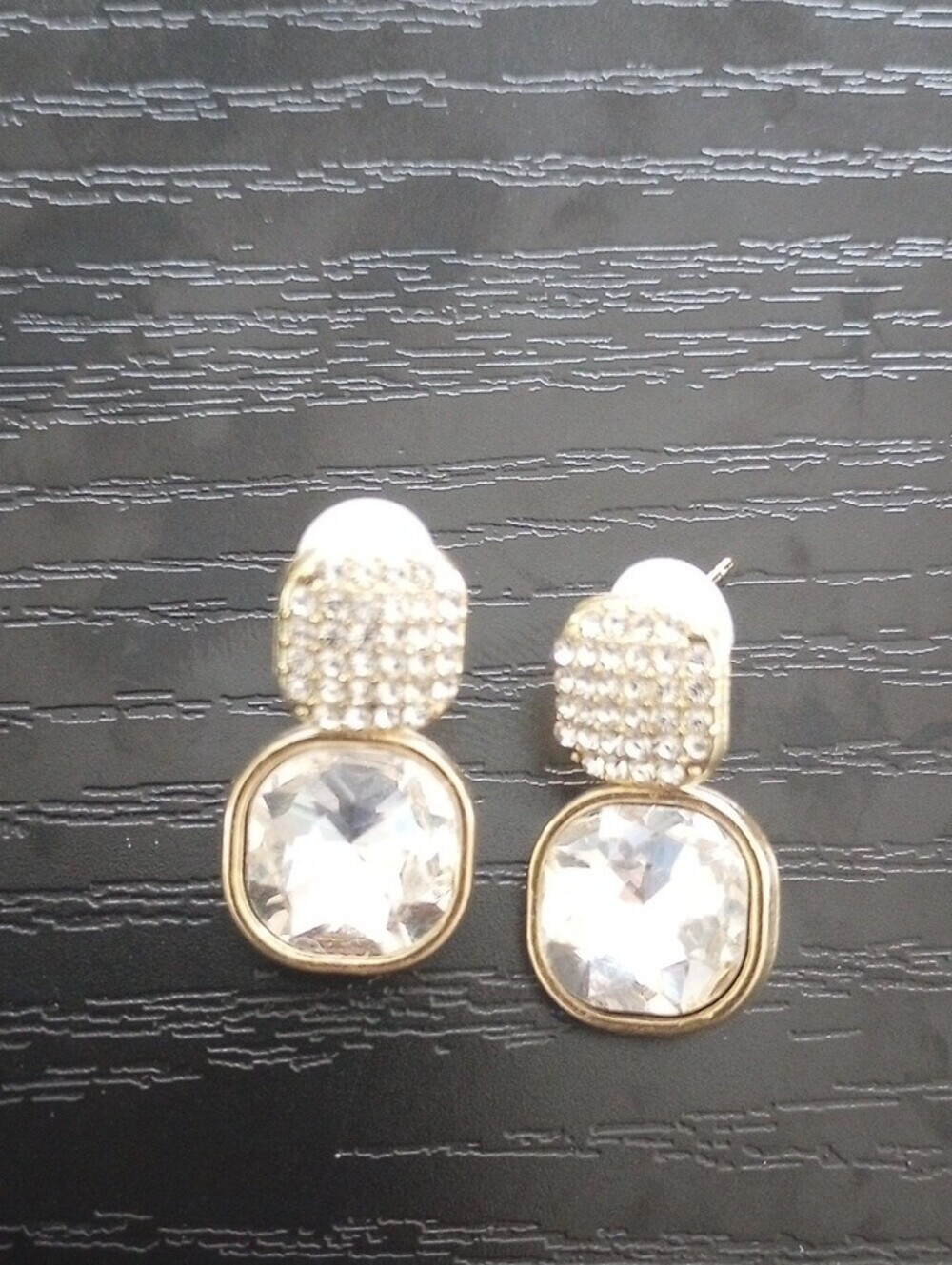 Silver Tone Rhinestone Drop Earrings Set In Golden Metal